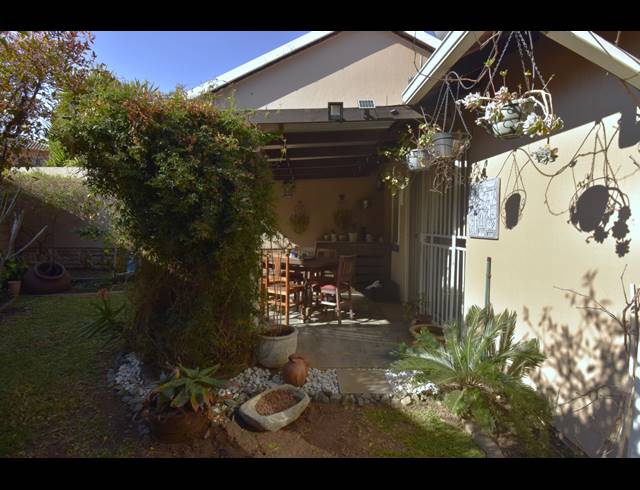 2 BEDROOM SIMPLEX FOR SALE IN NORTHWOLD